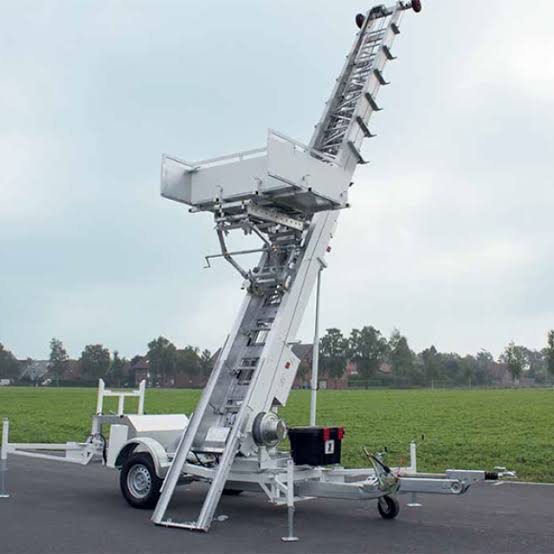 traslochi, trasporti, noleggio piattaforme aeree, modifiche mobili,